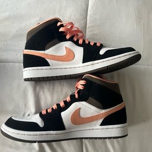 Nike Air Jordan 1 Mid SE